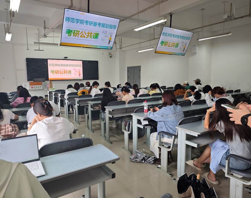 人们在房间里 AI 生成的内容可能不正确。
