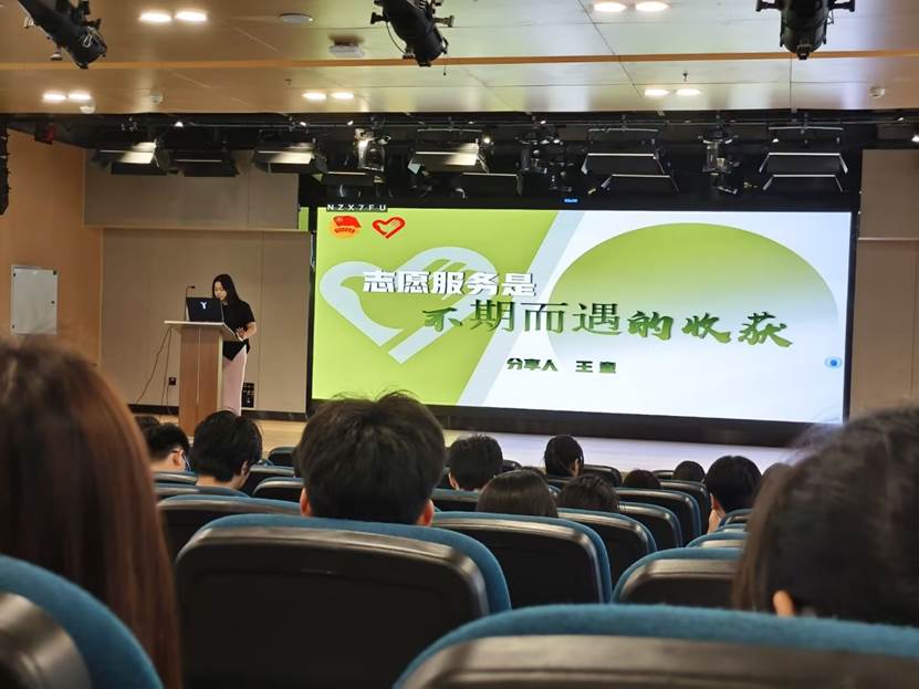会议室里的人们 AI 生成的内容可能不正确。